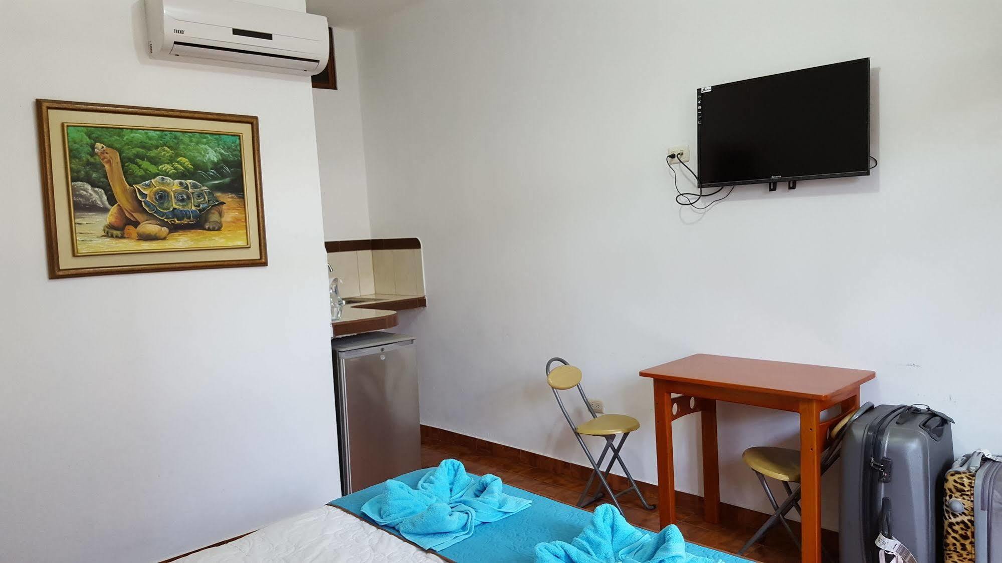 Hotel Coloma Galapagos Puerto Ayora  Bagian luar foto