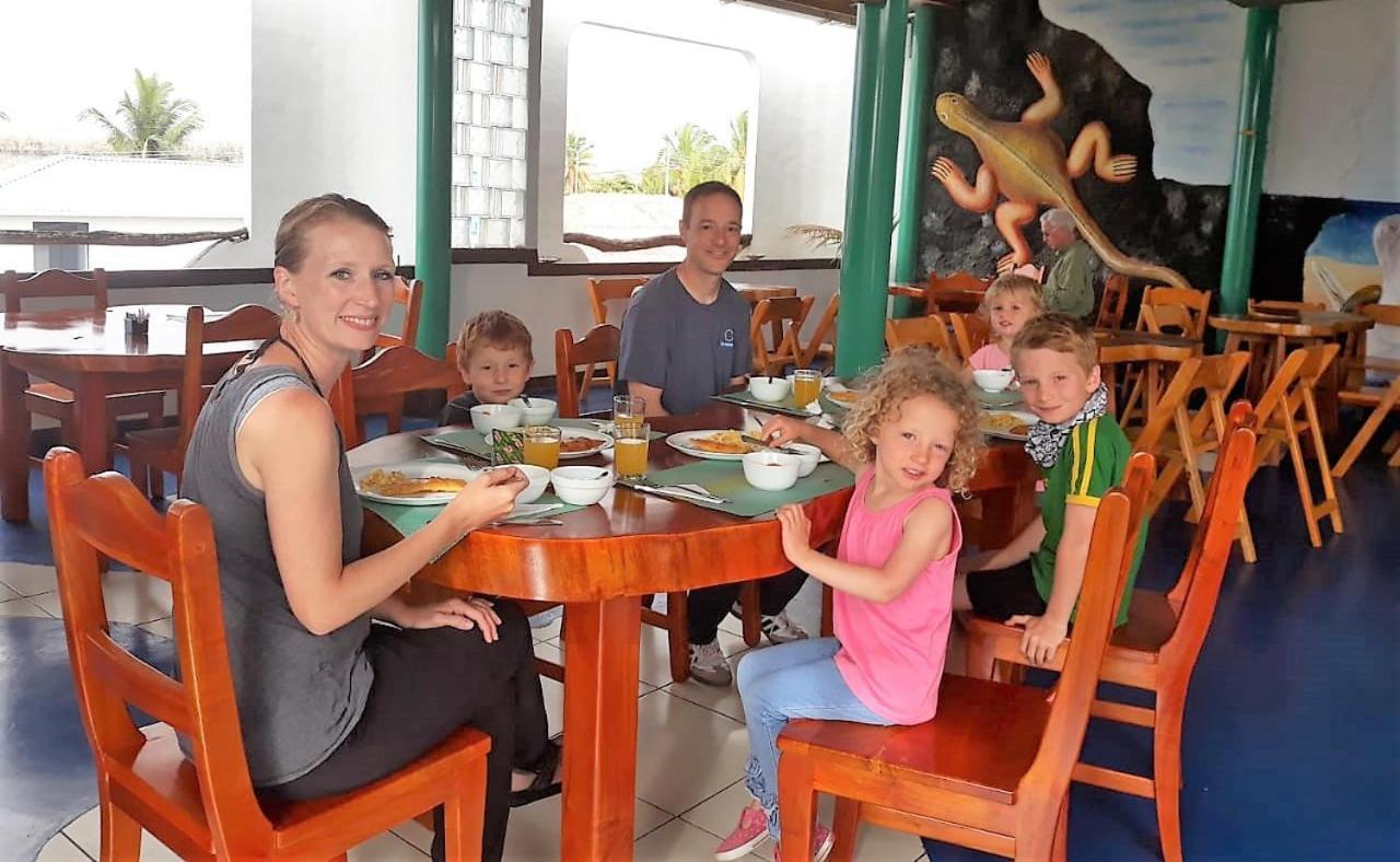 Hotel Coloma Galapagos Puerto Ayora  Bagian luar foto